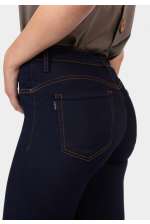 ONE_SIZE_CURVY_2 Farmer