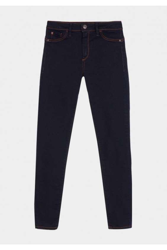 ONE_SIZE_CURVY_2 Farmer